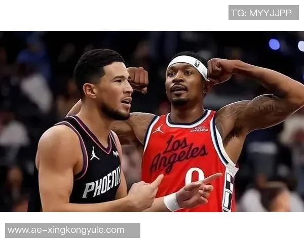 布克上半场表现出色17分钟内高效贡献13分5助攻2抢断助力球队攻防两端