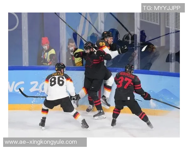 穆勒分享冰球比赛观赛照片感谢好友邀请丰富业余生活 穆勒分享冰球比赛观赛照片感谢好友邀请丰富业余生活