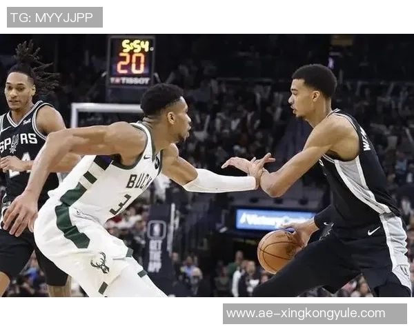 字母哥开局惊艳表现场均36分14板助攻数据令人瞩目