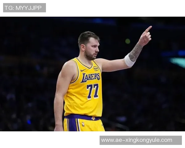 东契奇抱怨引发黄蜂解说调侃称其性格像个怨妇 东契奇抱怨引发黄蜂解说调侃称其性格像个怨妇