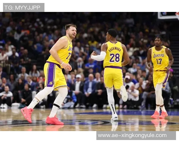 湖人三巨头齐发力八村塁助阵赢球海报震撼登场